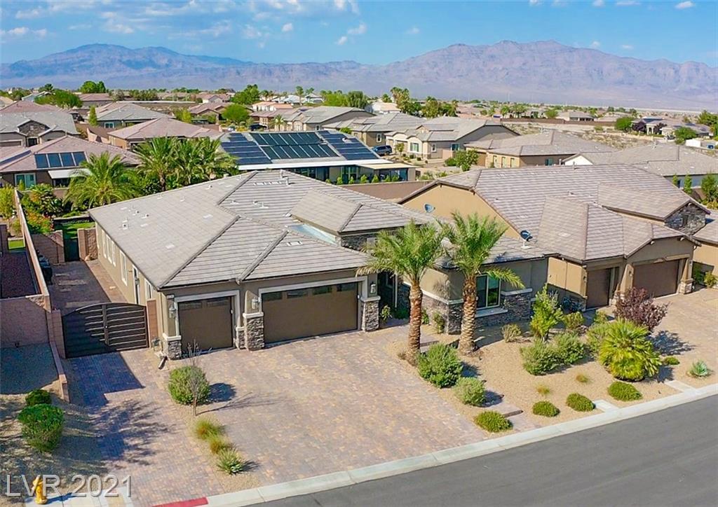 Hali Gillin (License BS.0018279) Las Vegas REALTORS®