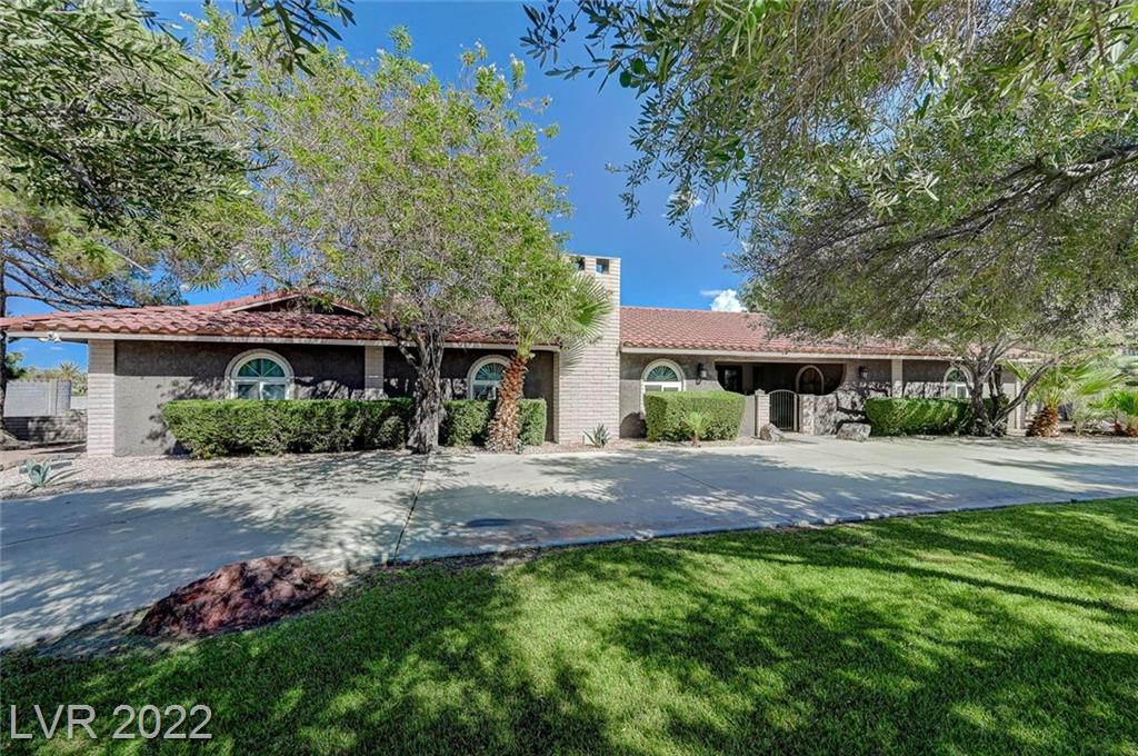 2220 Lindell Road, Las Vegas, NV 89146 Las Vegas REALTORS®