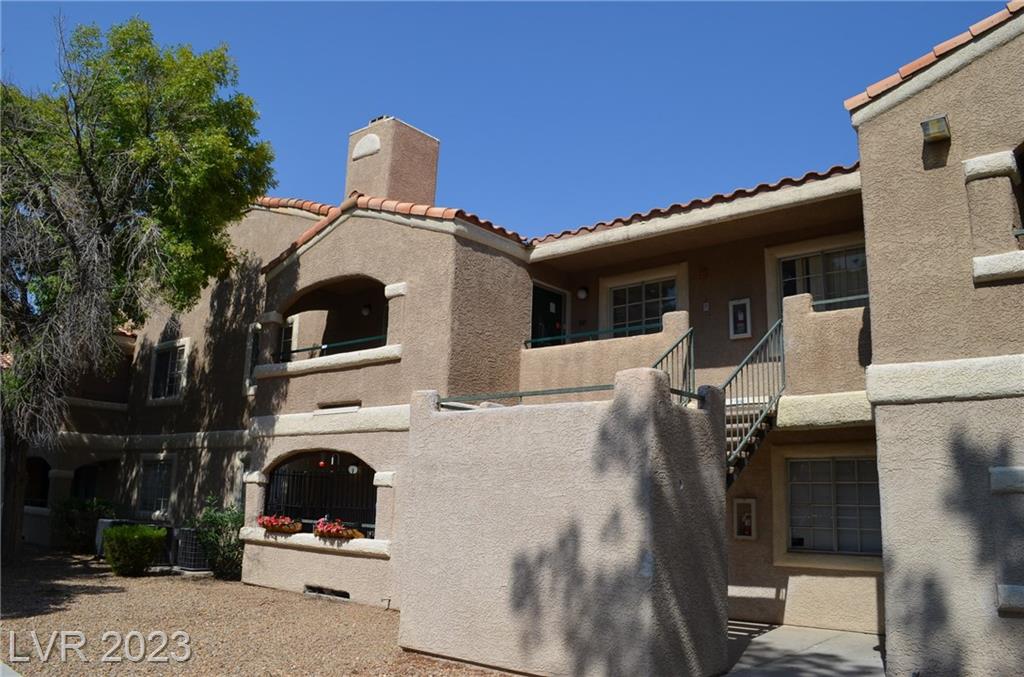 211 Mission Laguna Lane, Las Vegas, NV 89107 Las Vegas REALTORS®